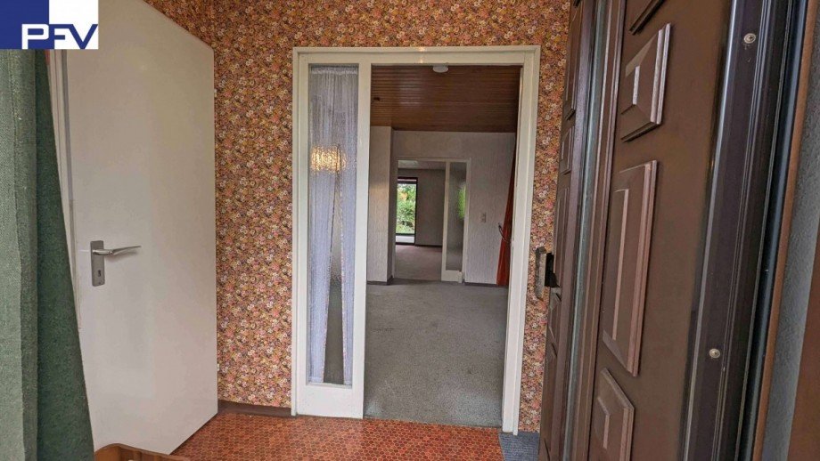 EG Windfang mit Blick ins Haus Reiheneckhaus N�rnberg