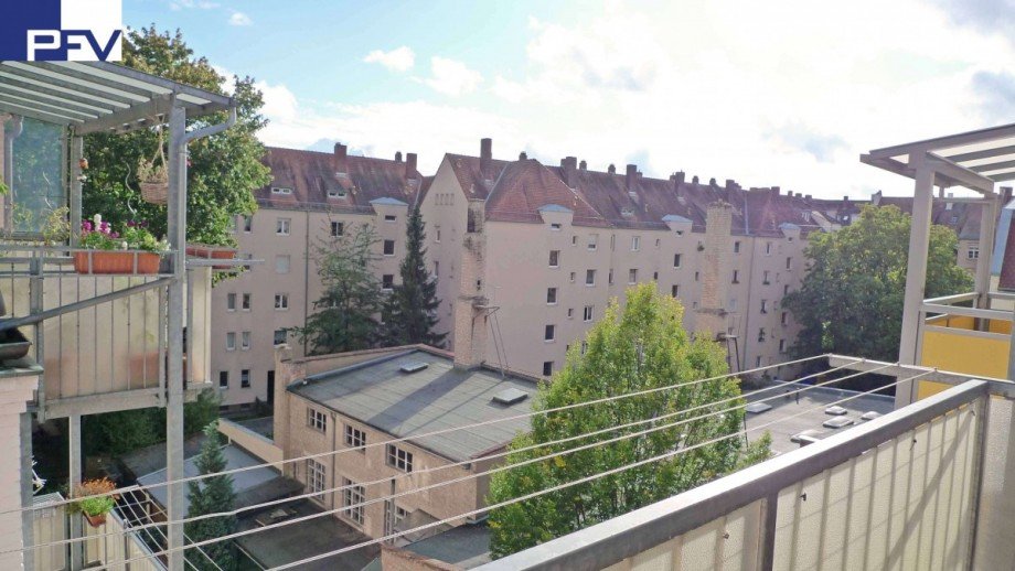 Blick vom Balkon Dachgeschosswohnung N�rnberg