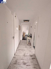 W3 Flur Fr�nkisches Haus mit 3 Wohnungen und M�glichkeit zum 6-Familien-Haus