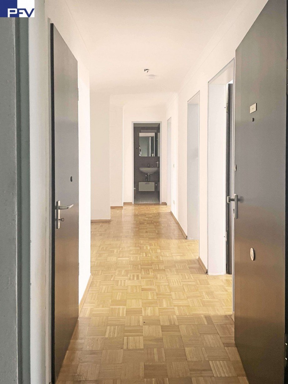 Flur-Blick v. Eingang in WHG Penthousewohnung M�nchen
