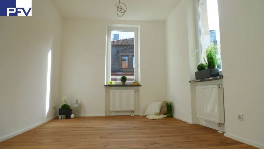 Helles freundliches Wohnzimmer Etagenwohnung N�rnberg