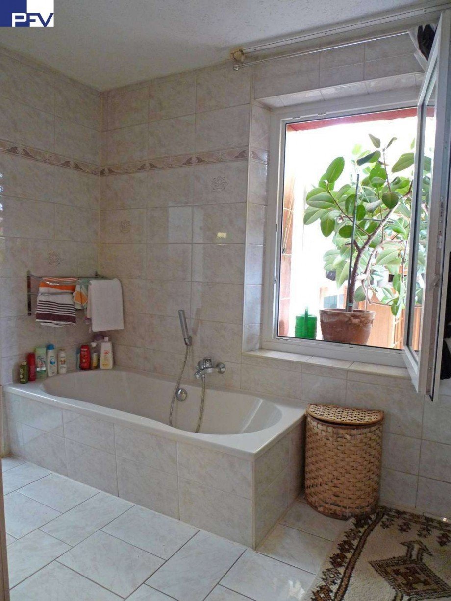 Badezimmer EG Mehrfamilienhaus N�rnberg