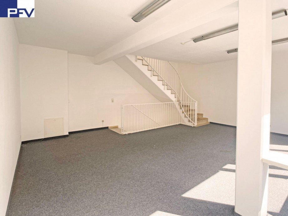 1.OG Referenzeinheit unrenoviert Stadthaus N�rnberg