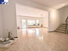 Hauptbild Gro�es und familienfreundliches Reihen-Eckhaus mit Carport