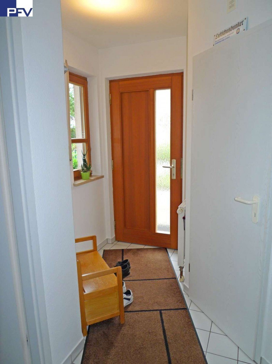 Freundlicher Eingangsbereich Reihenmittelhaus Wendelstein