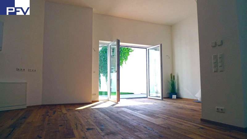 Gro�e T�r zur Terasse Erdgeschosswohnung N�rnberg