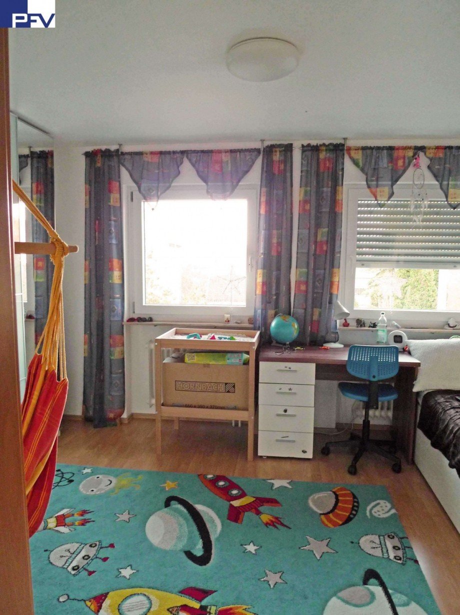 Blick ins KiZi 1 im OG Reihenmittelhaus Schwabach