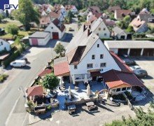 Anwesen Luftbild Fr�nkisches Haus mit 3 Wohnungen und M�glichkeit zum 6-Familien-Haus