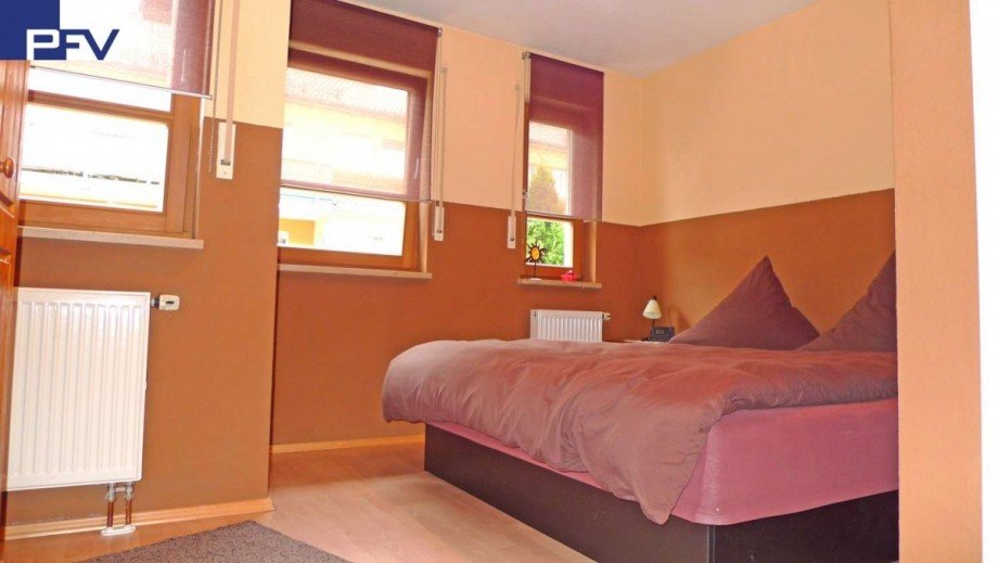 Schlafzimmer im OG Reihenmittelhaus Wendelstein