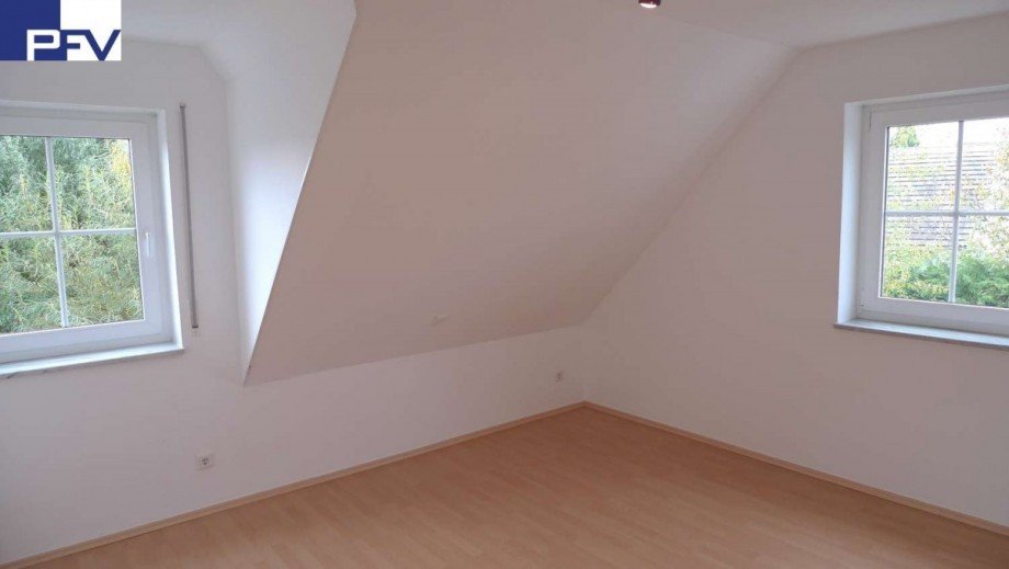 Elternschlafzimmer Doppelhaush�lfte Weisendorf-Retzelsdorf
