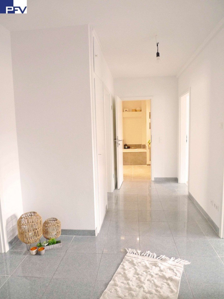 Flur P1180104b Etagenwohnung N�rnberg