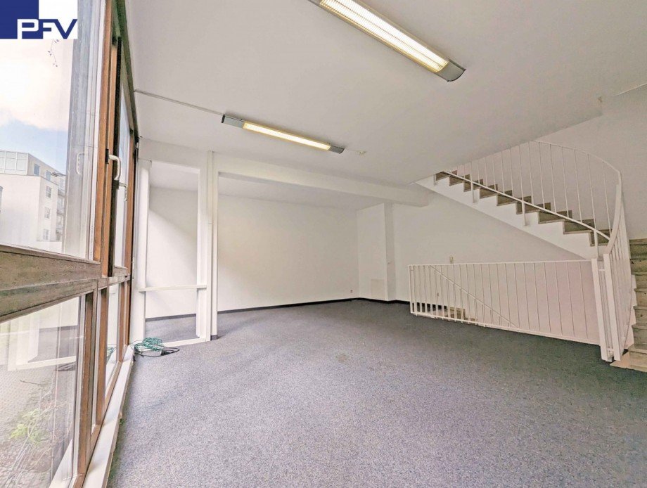 1.OG Referenzeinheit unrenoviert Stadthaus N�rnberg