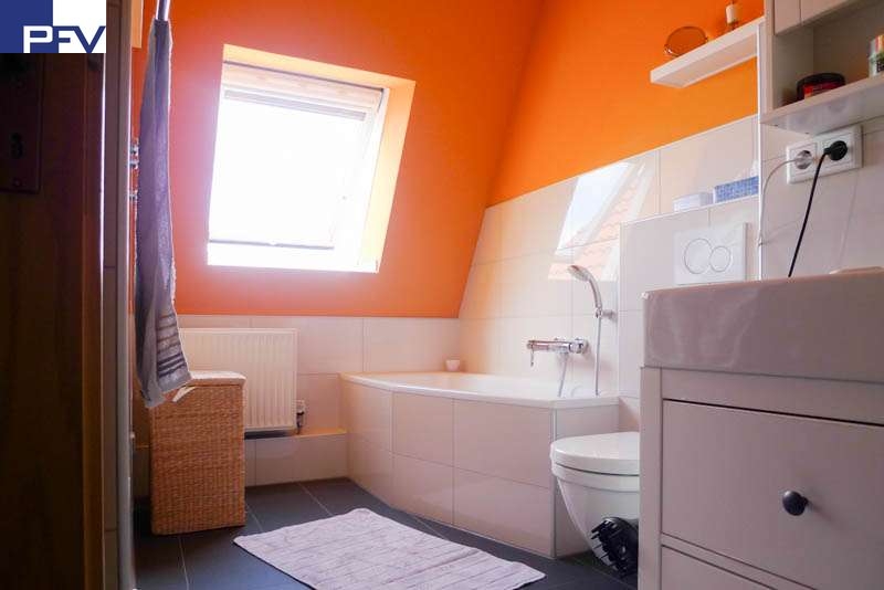 Tageslichtbad mit Wanne Maisonettewohnung N�rnberg