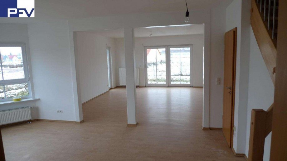 Groz�giges Wohnen u. Essen Doppelhaush�lfte Neuendettelsau
