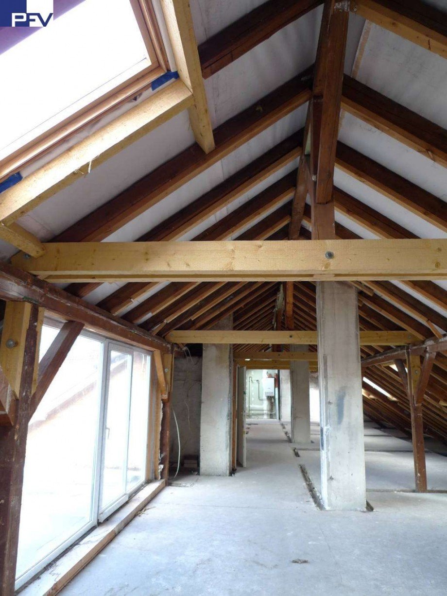 2,30 m H�he zum Querbalken Dachgeschosswohnung N�rnberg