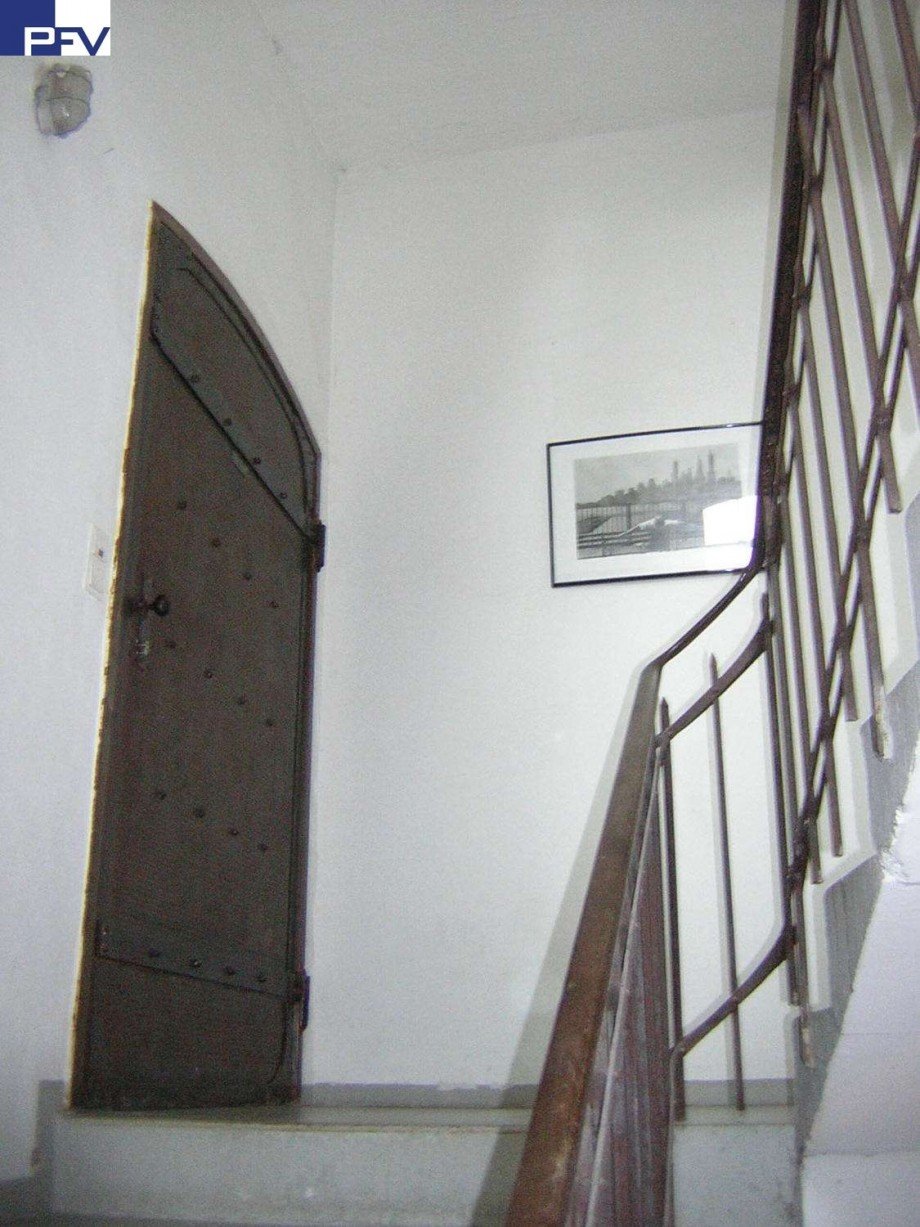 charaktervolles Treppenhaus Wohnung F�rth