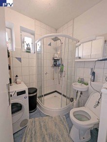 W1 Bad Fr�nkisches Haus mit 3 Wohnungen und M�glichkeit zum 6-Familien-Haus