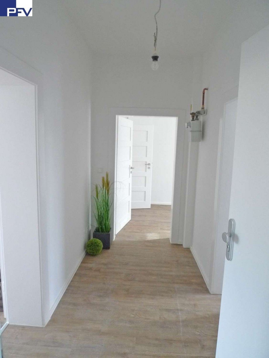 Flur - Blick K�che Etagenwohnung N�rnberg / St. Peter