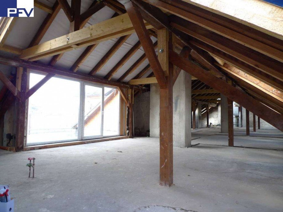 Kochen / Wohnen (unsaniert) Dachgeschosswohnung N�rnberg