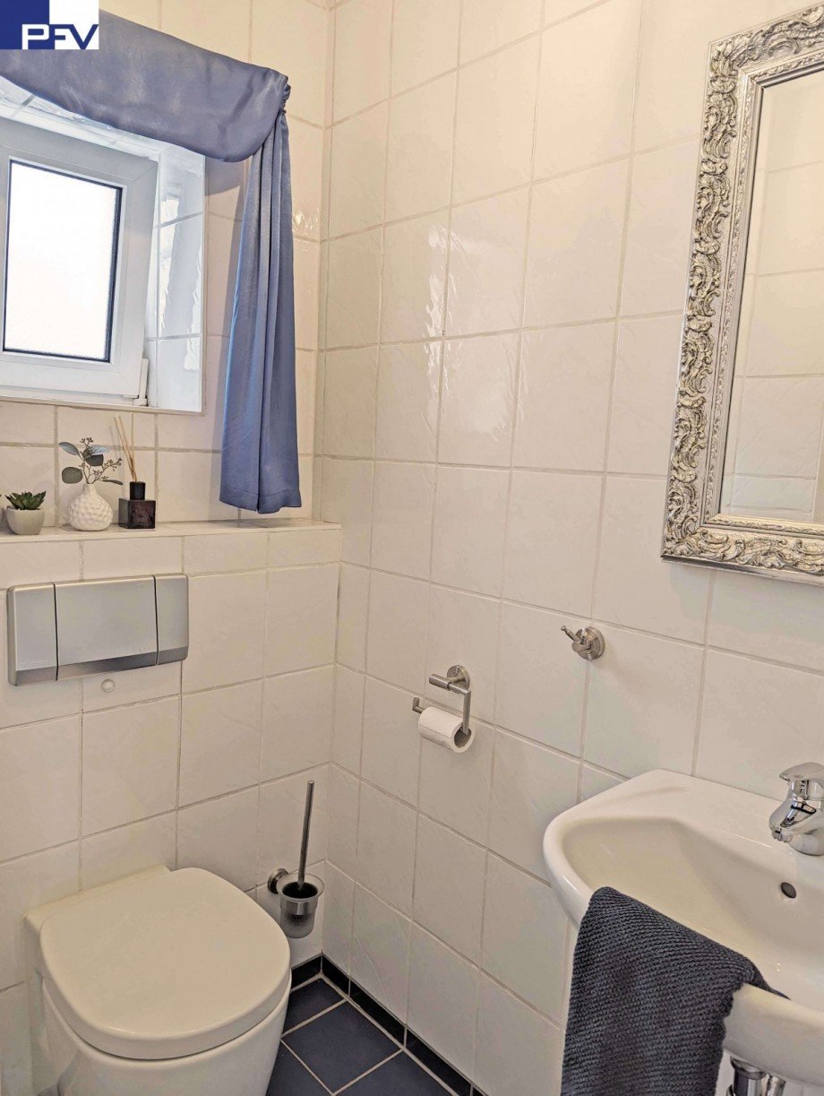 G�ste-WC EG bPXL_20230731_1128 Doppelhaush�lfte N�rnberg