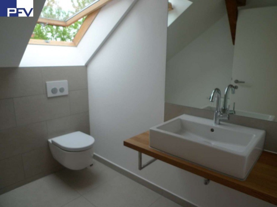 Refer. hochwert. Sanit�rausst. Dachgeschosswohnung N�rnberg / St. Peter