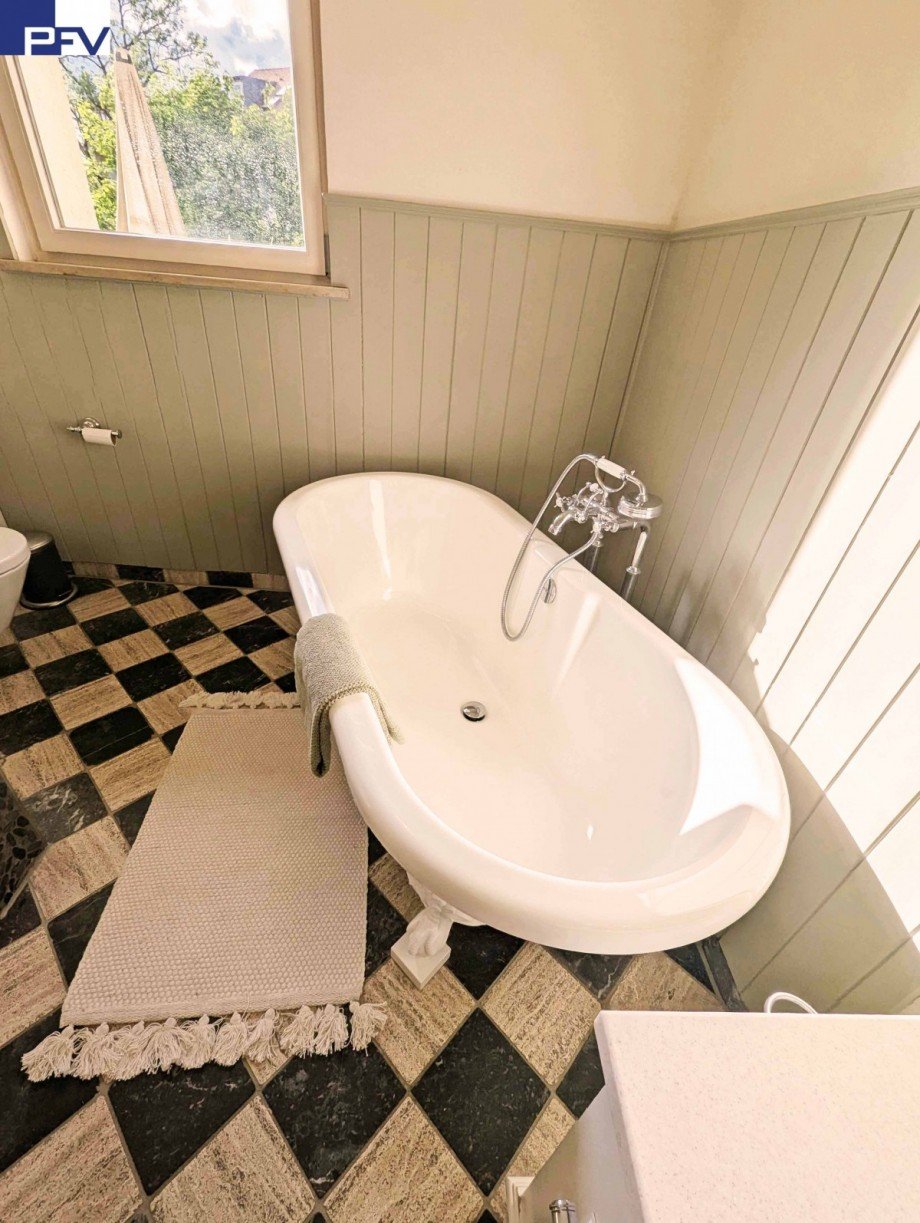 Bad mit freistehender Wanne Wohnung N�rnberg