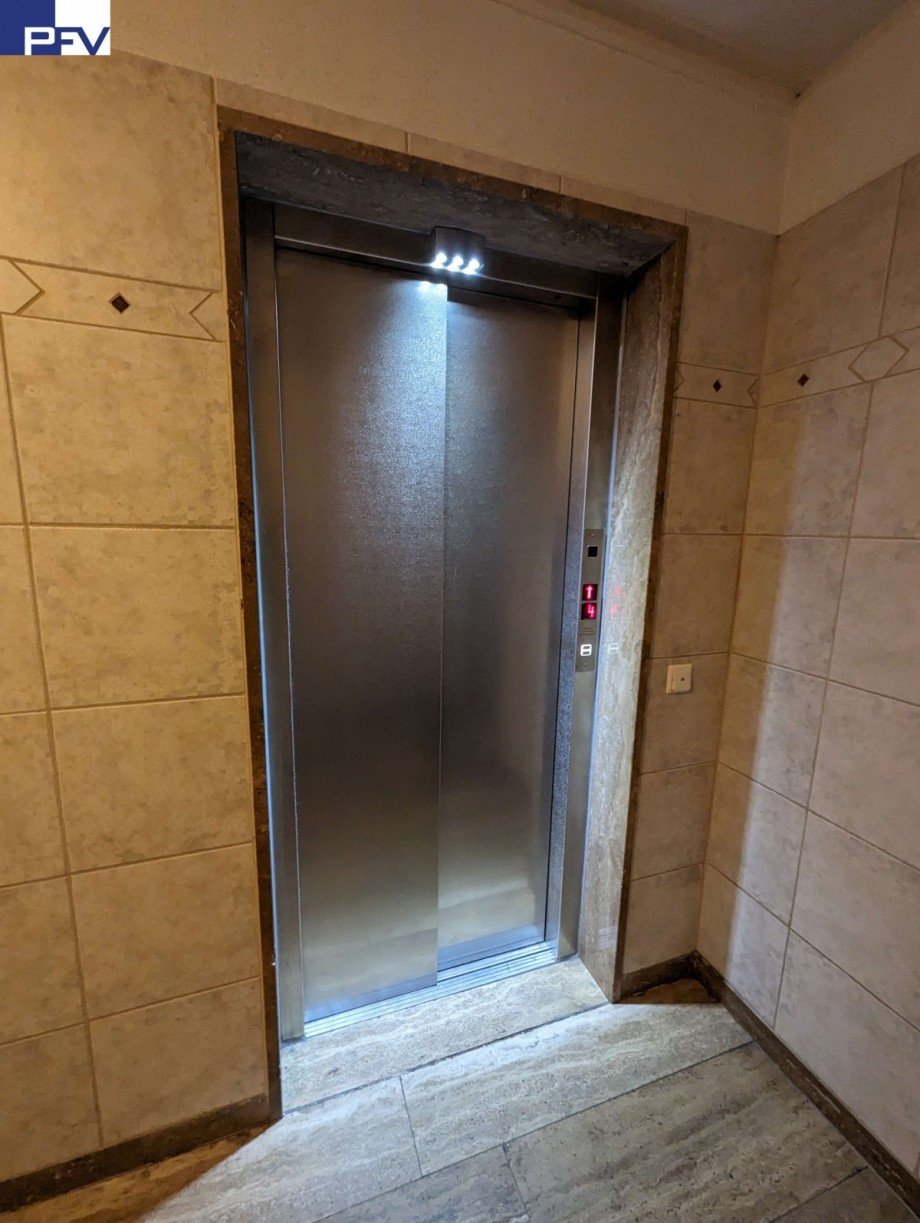 Eingangsbereich EG-Aufzug PXL_ Penthousewohnung M�nchen