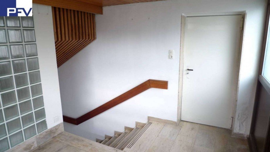 Freundlicher Eingangsbereich Einfamilienhaus Worzeldorf