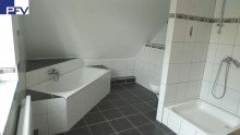 Bad m. Du/Wanne/2 Waschbecken Verkauft: Das Gl�ck hat ein Zuhause-Idyllisches Wohnen mit Ihrer Familie