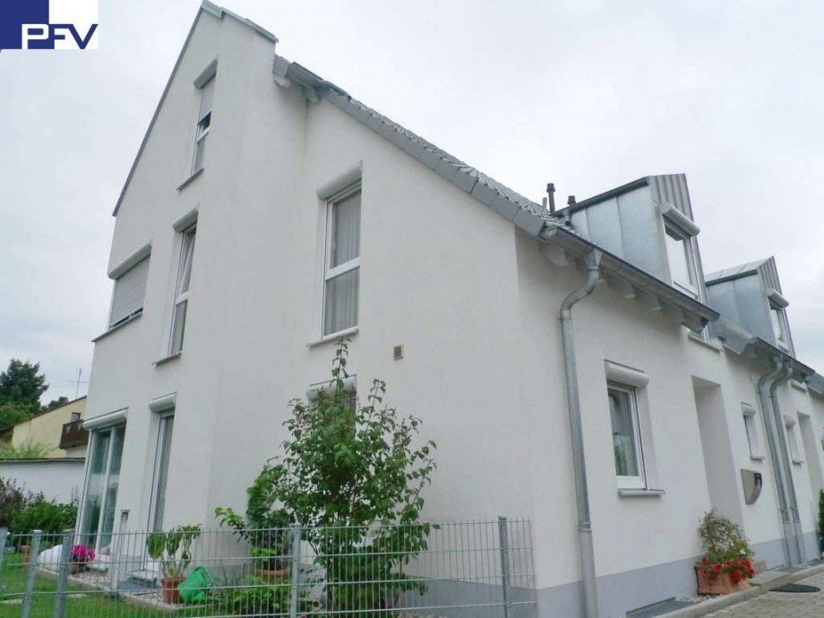 Moderne DHH Doppelhaush�lfte Weiherhaus