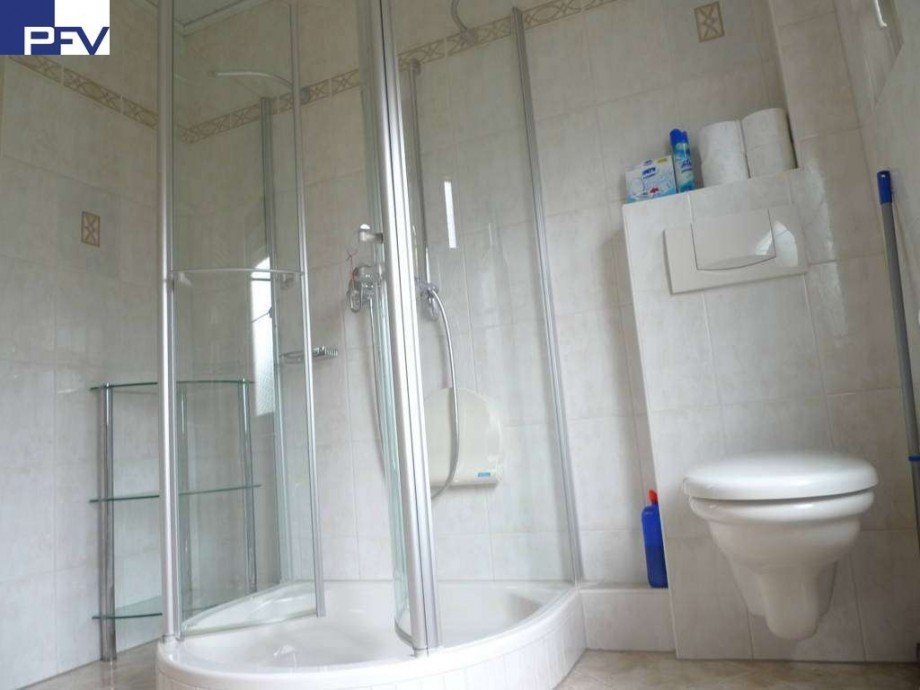 Bad mit Dusche im EG Einfamilienhaus Worzeldorf