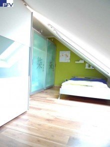 Schrank als Raumtrenner Verkauft:  Das gewisse Etwas  - Wundersch�ne Galerie-Wohnung sucht nach neuen Bewohnern!