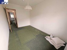 OG Arbeiten VERKAUFT: Gro�es und familienfreundliches Reihen-Eckhaus mit Carport