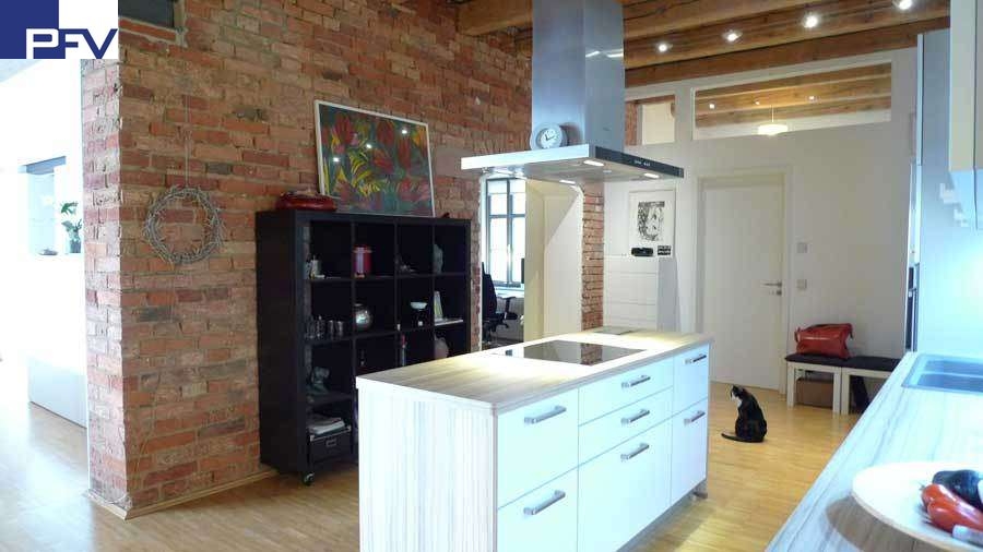 Praktische Kochinsel Loft-Studio-Atelier F�rth