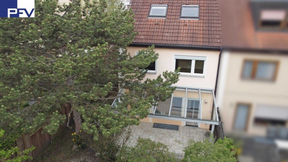 Luftansicht R�ckseite Haus N�rnberg