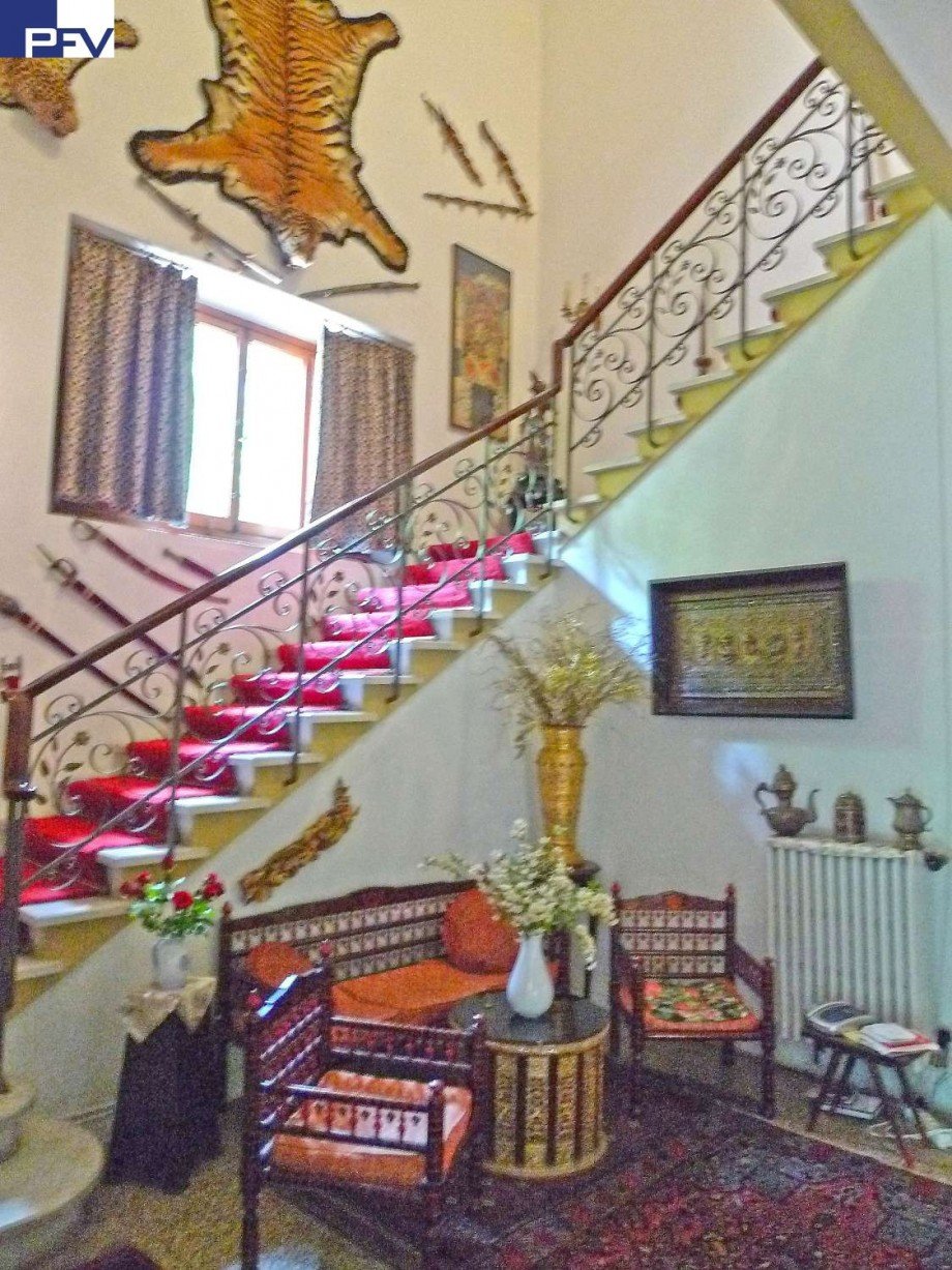 Stilvolle offene Treppenhalle Villa Impruneta