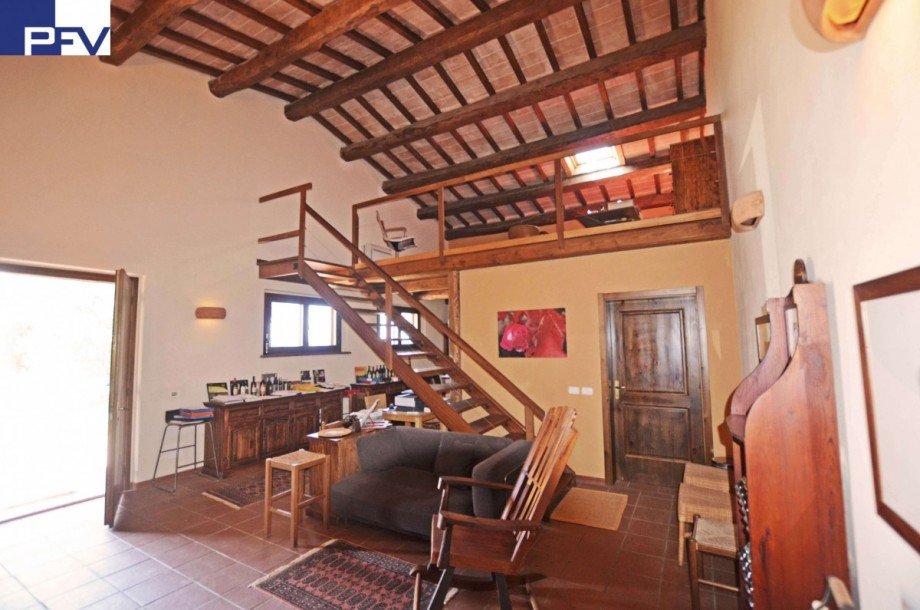 B�ro Weinproduktion-Uffici Haus Roselle
