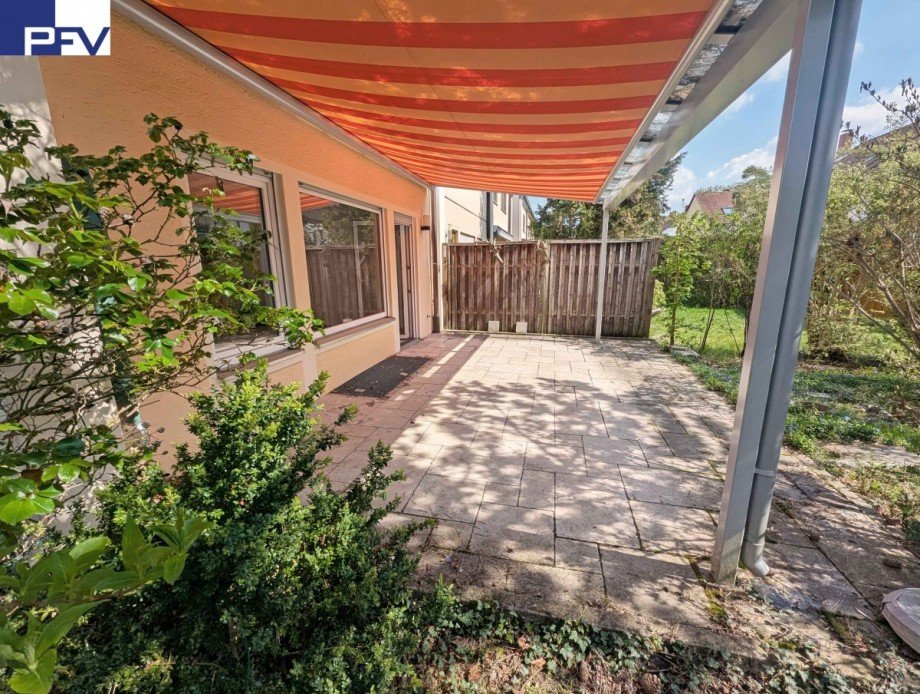 Terrasse mit �berdachung und Untermarkise Haus N�rnberg