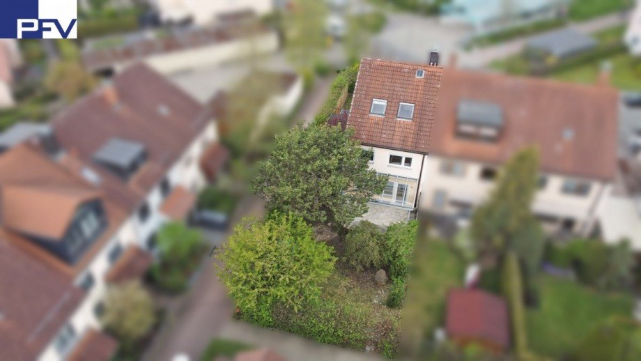 Luftansicht Gartenseite Haus N�rnberg