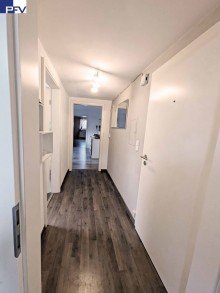 W2 Flur Fr�nkisches Haus mit 3 Wohnungen und M�glichkeit zum 6-Familien-Haus