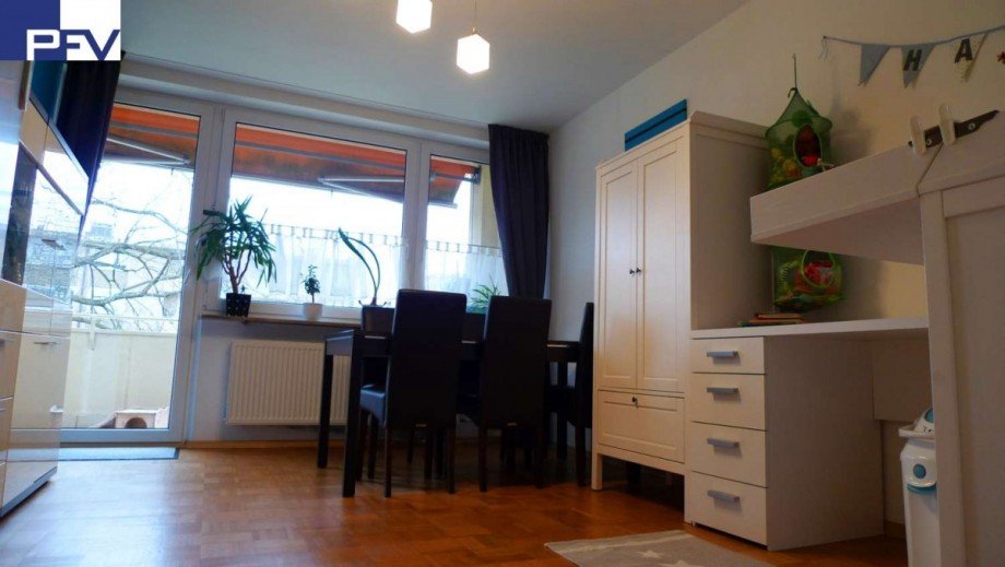 Gro�e Fenster und Balkonzugang Etagenwohnung N�rnberg