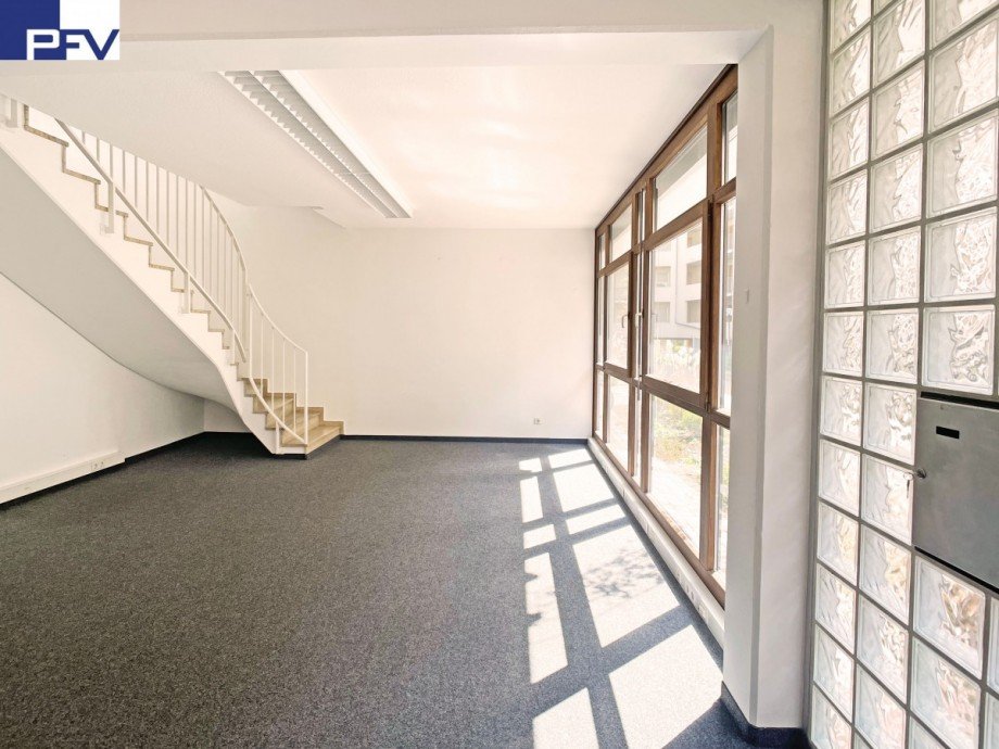 EG Referenzeinheit unrenoviert Stadthaus N�rnberg