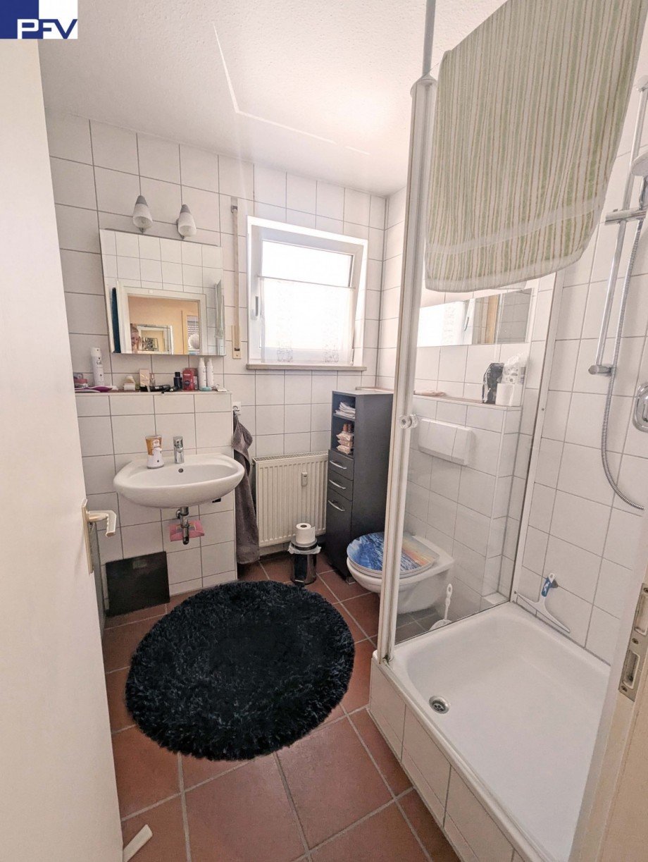 Bad mit Dusche u. Wanne Wohnung Wendelstein