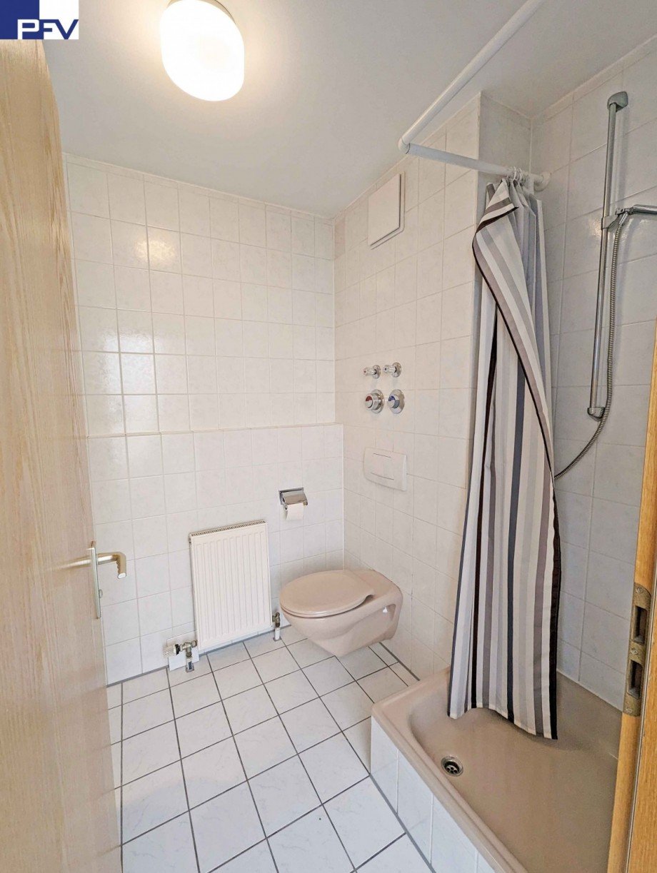 2.OG Bad Referenzeinheit unrenoviert Stadthaus N�rnberg