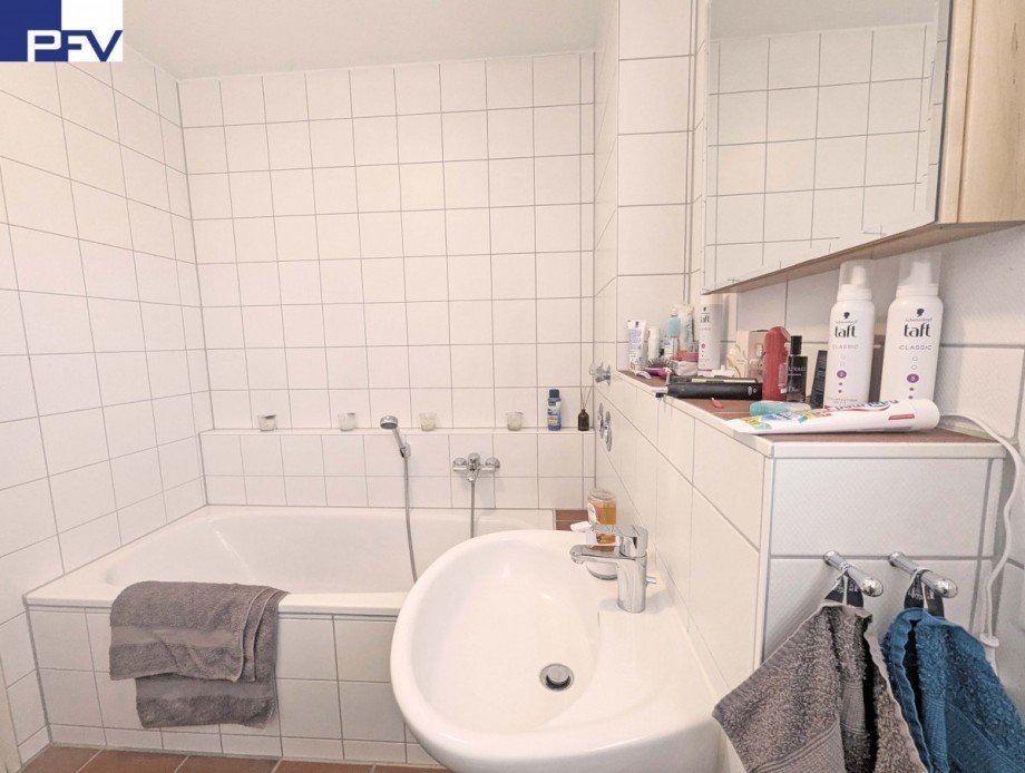 Bad mit Wanne und Dusche Wohnung Wendelstein