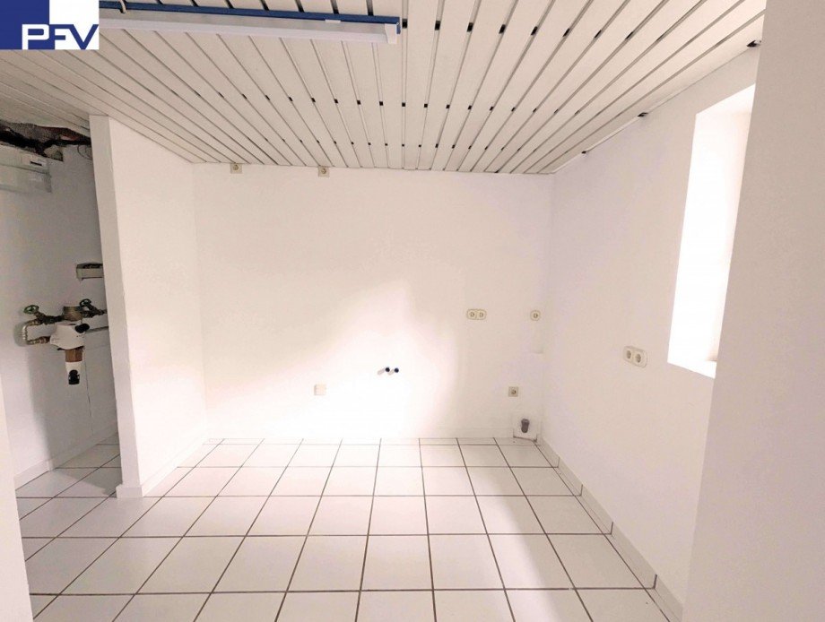 Kellerrraum UG bPXL_20230731_1 Doppelhaush�lfte N�rnberg