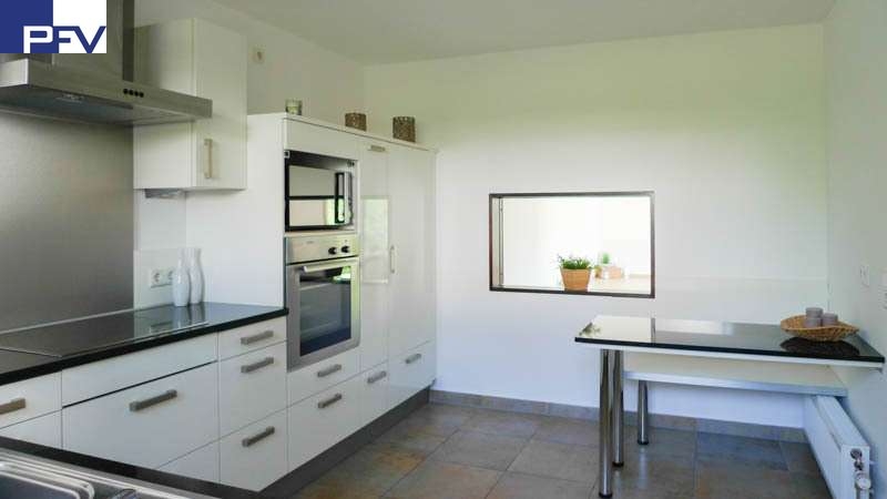 K�che mit Durchreiche Reihenmittelhaus N�rnberg