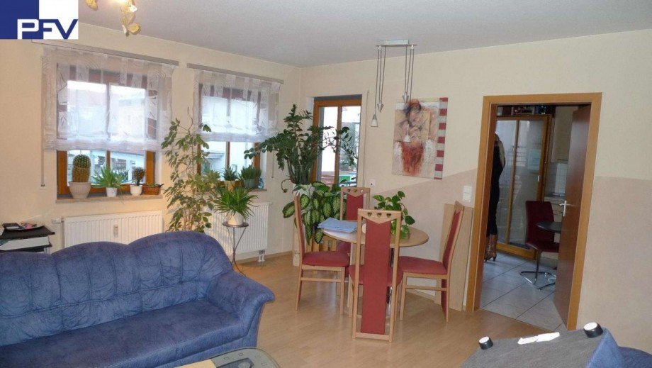 Gro�es & helles Wohnzimmer Wohnung Wendelstein