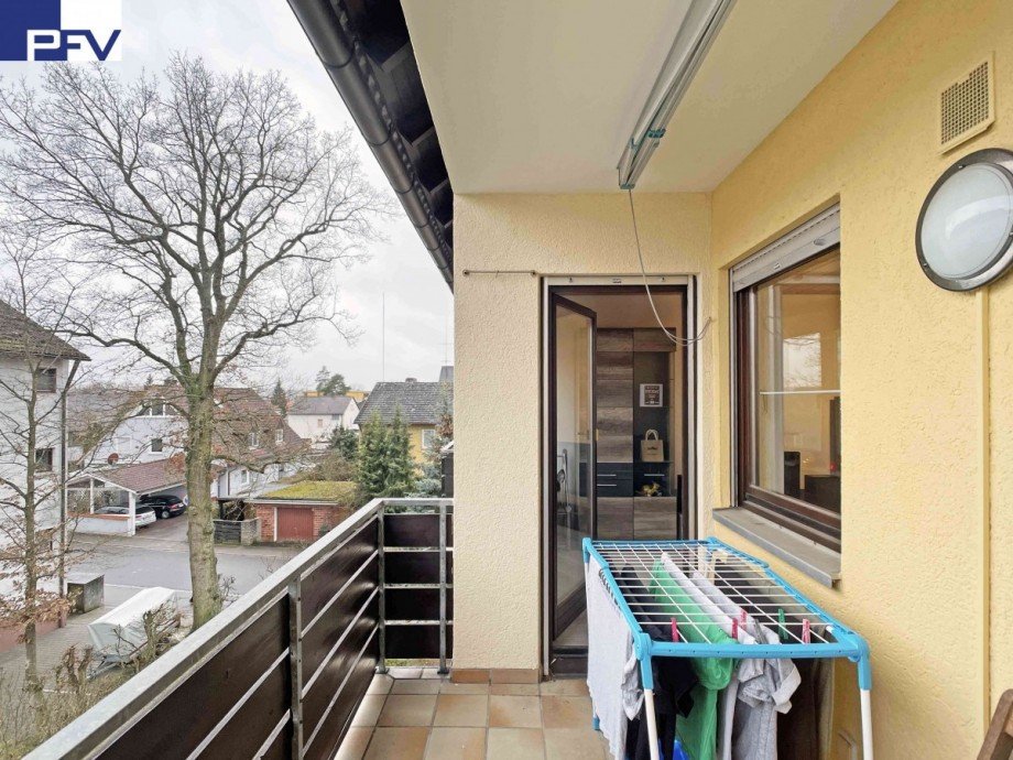 Sonniger Balkon Etagenwohnung Roth