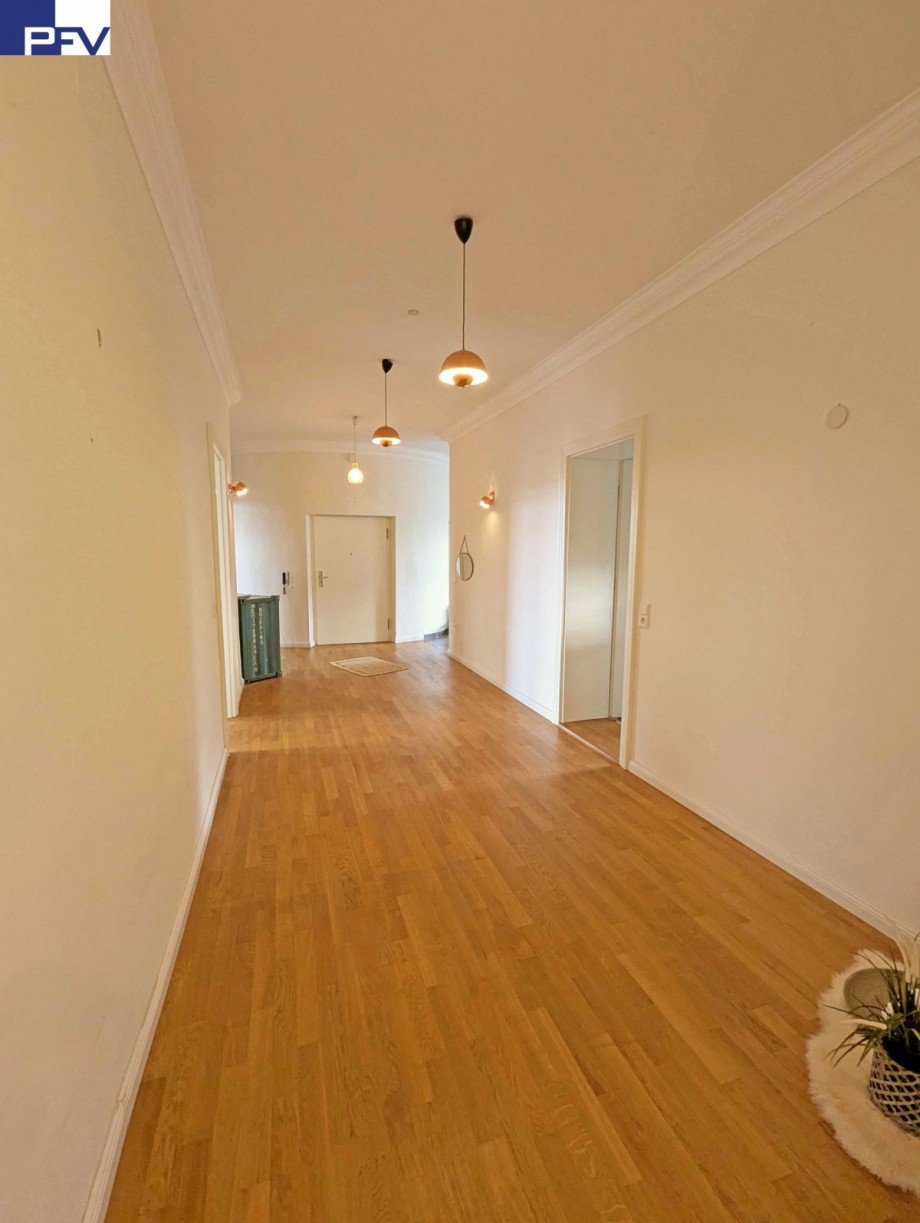 Flur Blick zum Eingang h Wohnung N�rnberg